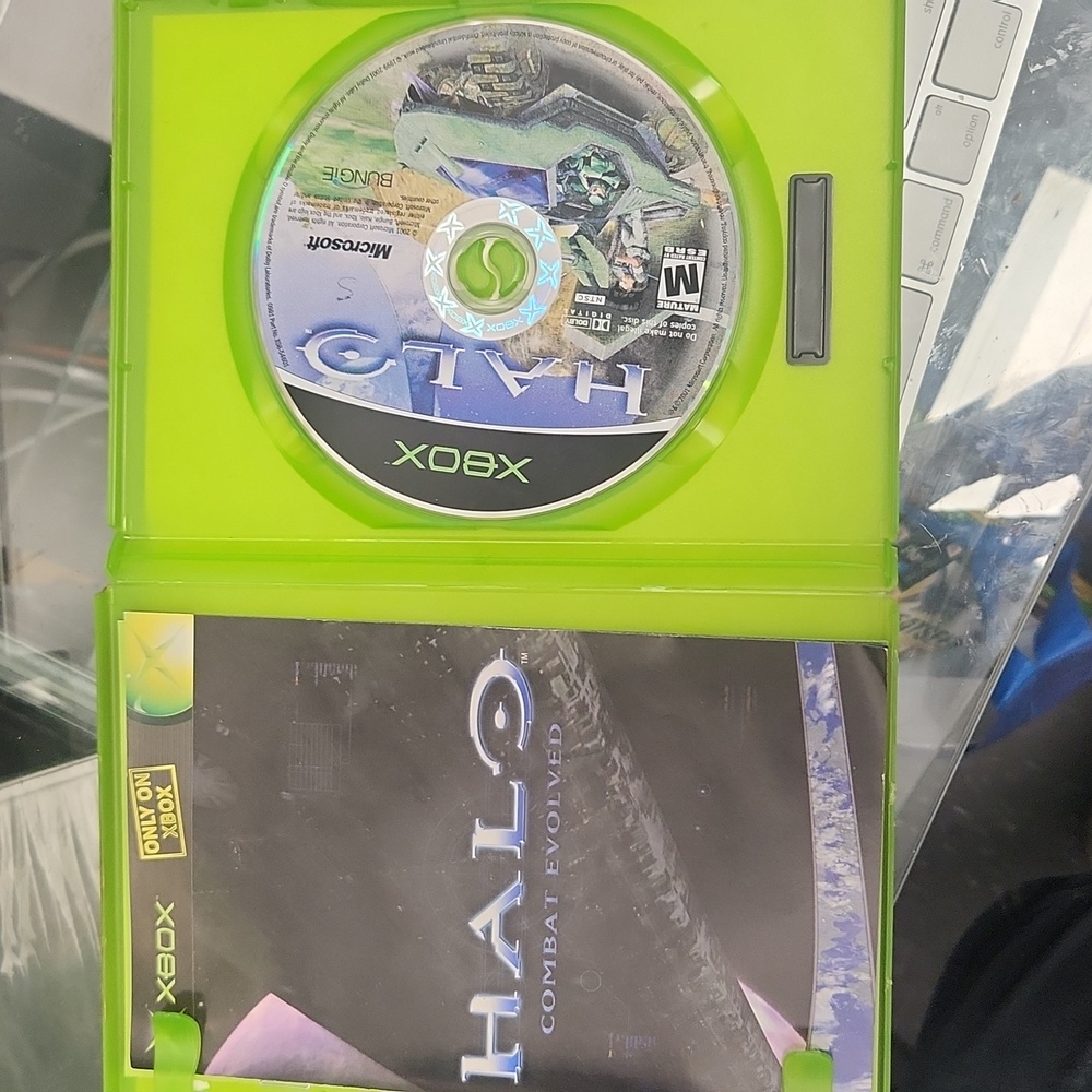 Halo - Picture 2 of 4